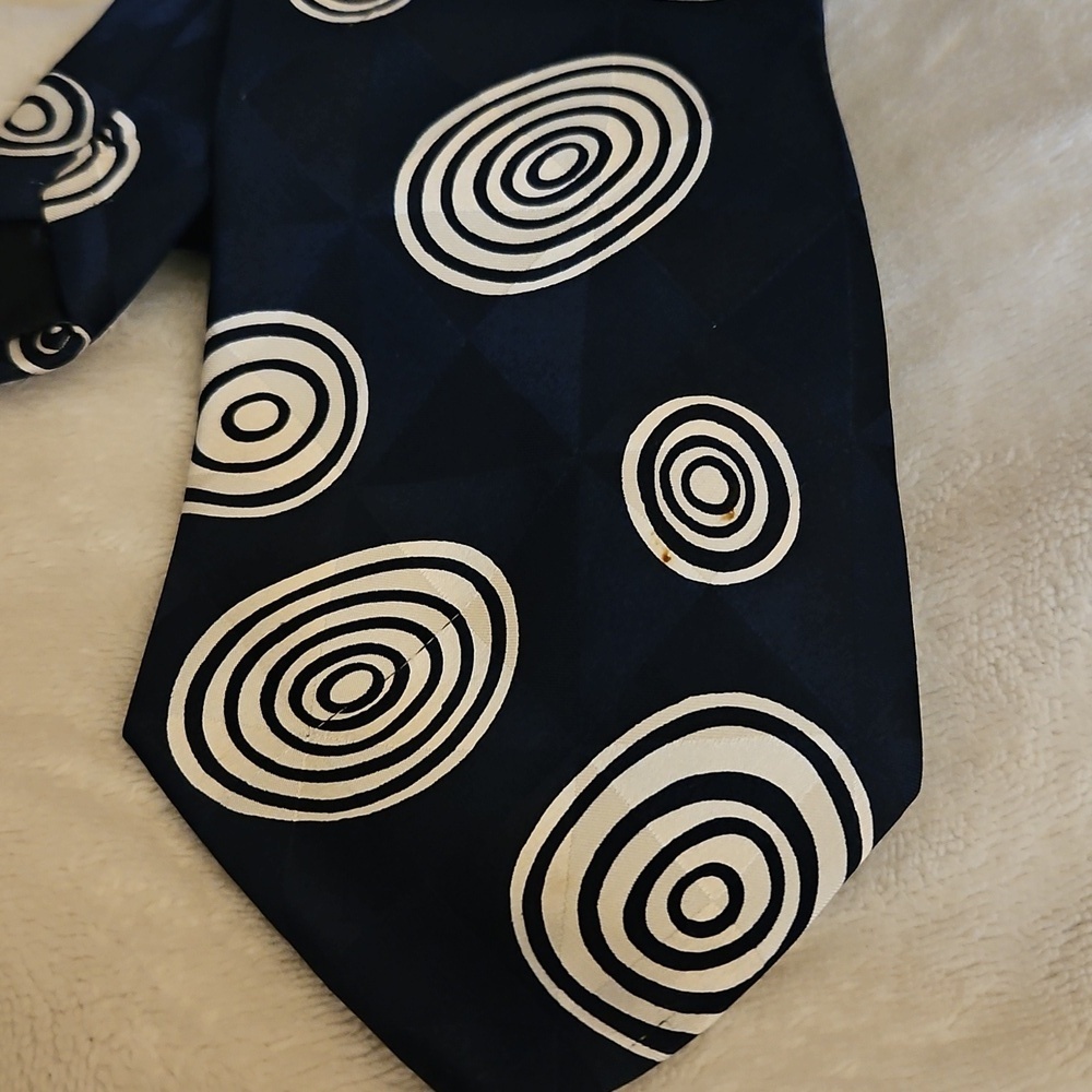 Vintage Italian Navy Blue Bullseye Silk Tie - Picture 3 of 8